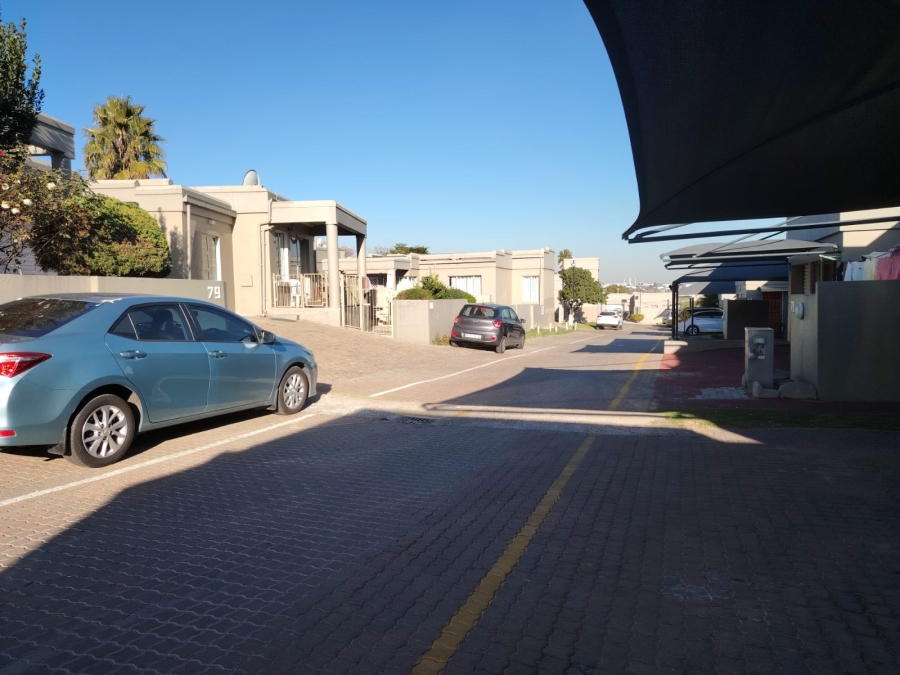 1 Bedroom Property for Sale in Halfway Gardens Gauteng