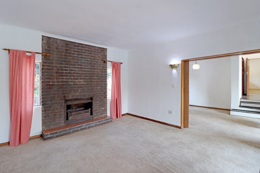 To Let 4 Bedroom Property for Rent in Lyndhurst Gauteng