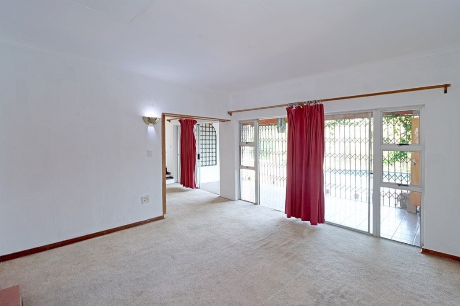 To Let 4 Bedroom Property for Rent in Lyndhurst Gauteng