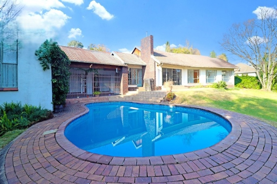 To Let 4 Bedroom Property for Rent in Lyndhurst Gauteng