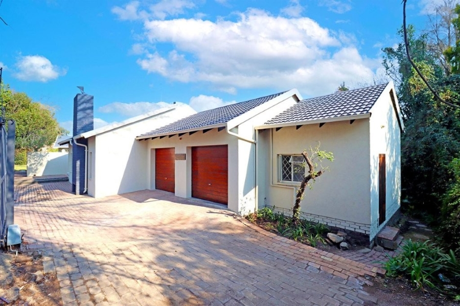 To Let 4 Bedroom Property for Rent in Lyndhurst Gauteng