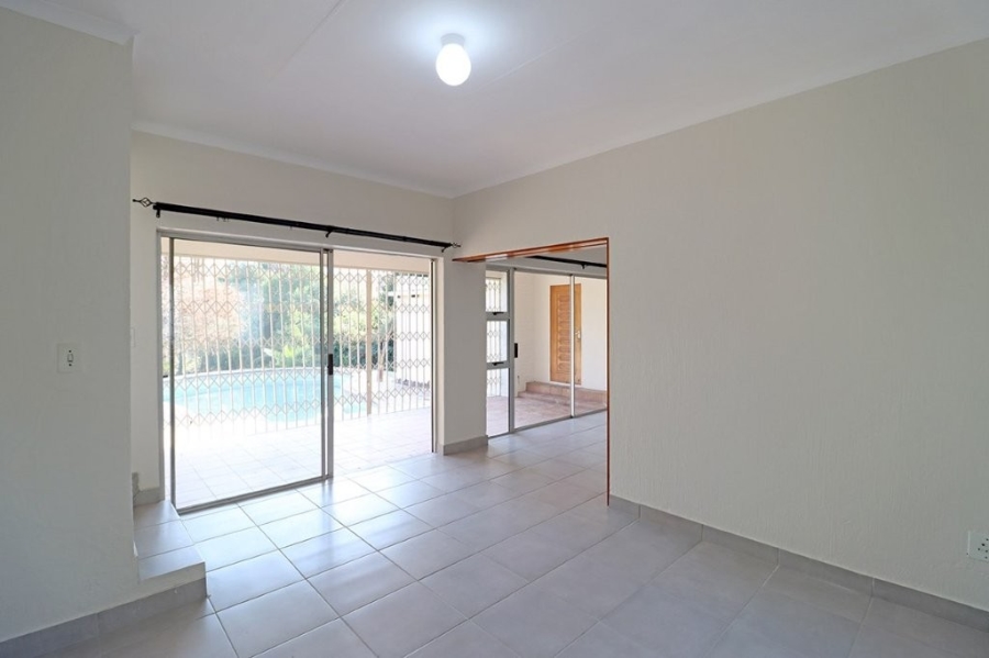 To Let 4 Bedroom Property for Rent in Lyndhurst Gauteng