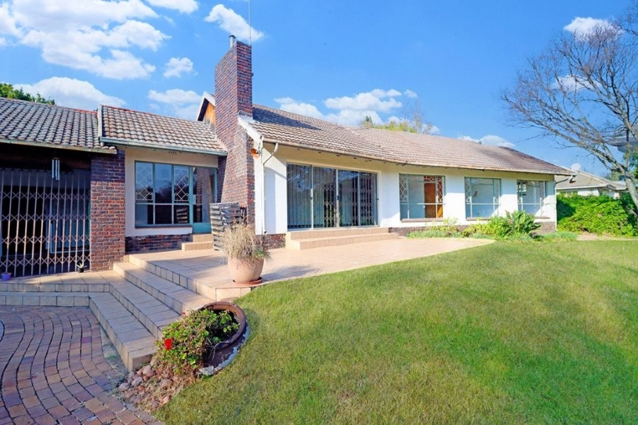 To Let 4 Bedroom Property for Rent in Lyndhurst Gauteng