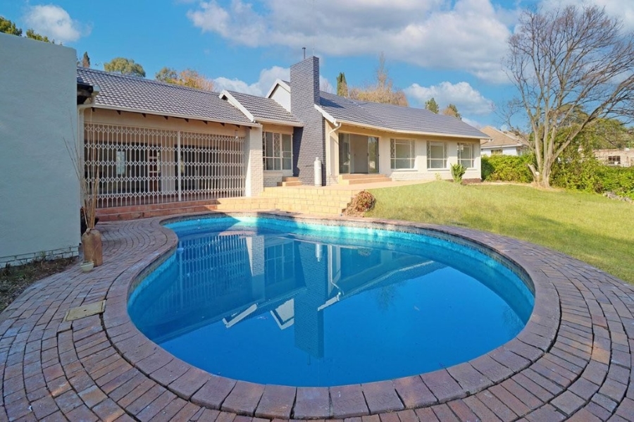 To Let 4 Bedroom Property for Rent in Lyndhurst Gauteng
