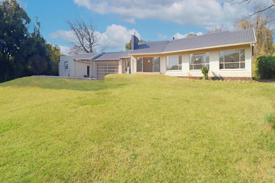 To Let 4 Bedroom Property for Rent in Lyndhurst Gauteng
