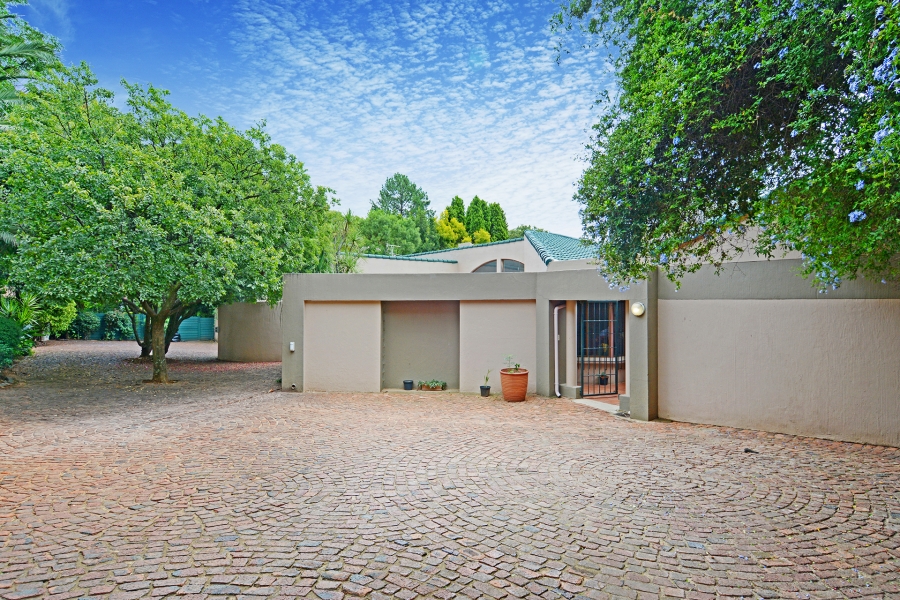1 Bedroom Property for Sale in Linden Gauteng