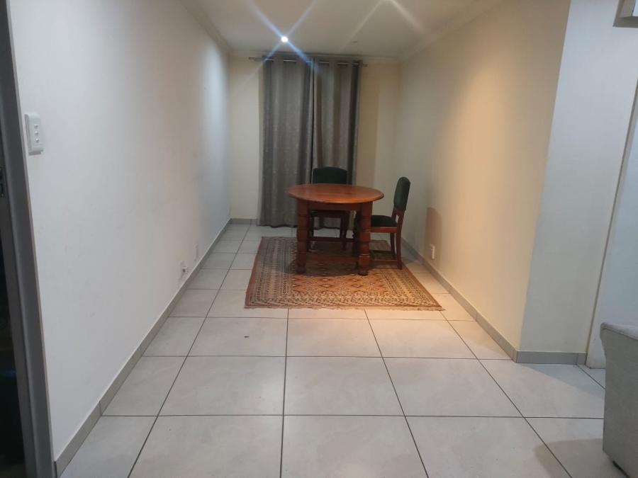 1 Bedroom Property for Sale in Linden Gauteng
