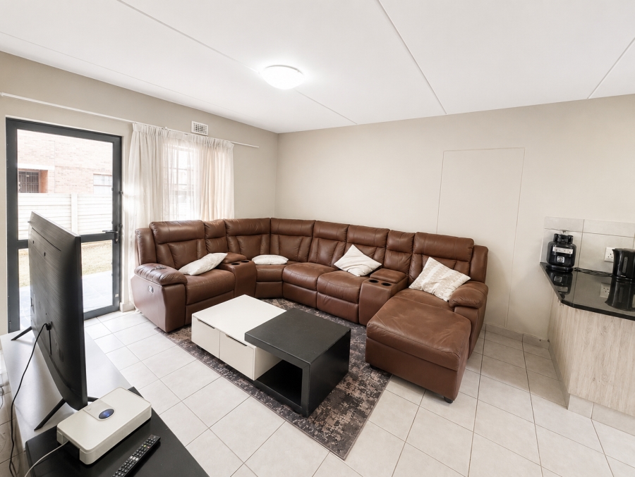 2 Bedroom Property for Sale in Heuweloord Gauteng
