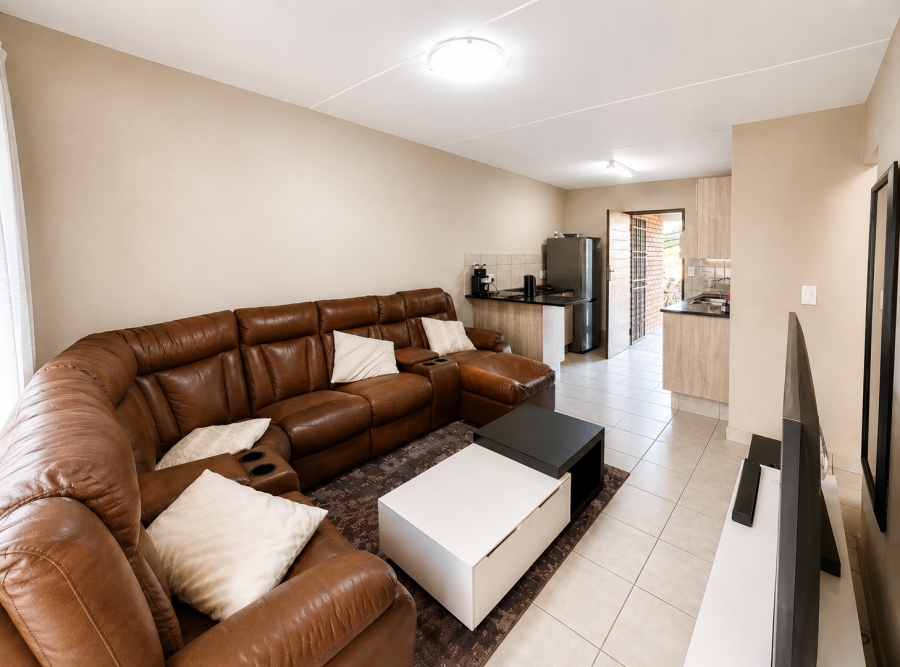 2 Bedroom Property for Sale in Heuweloord Gauteng