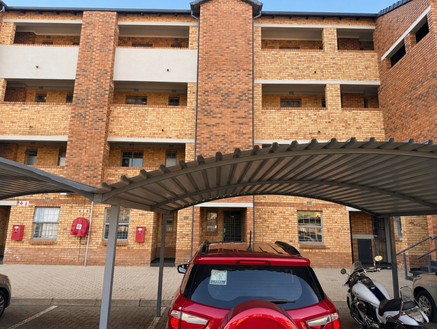 2 Bedroom Property for Sale in Heuweloord Gauteng