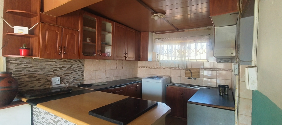 2 Bedroom Property for Sale in Tshepisong Gauteng