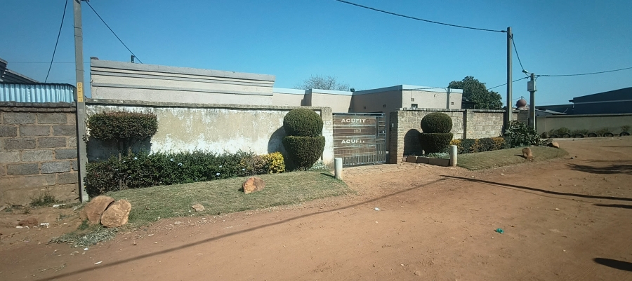 2 Bedroom Property for Sale in Tshepisong Gauteng