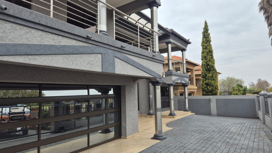 5 Bedroom Property for Sale in Helderwyk Gauteng