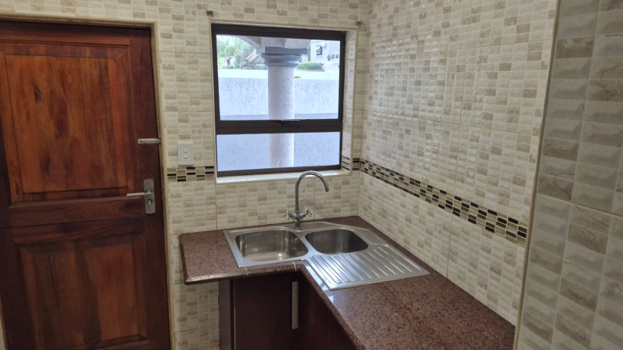 5 Bedroom Property for Sale in Helderwyk Gauteng