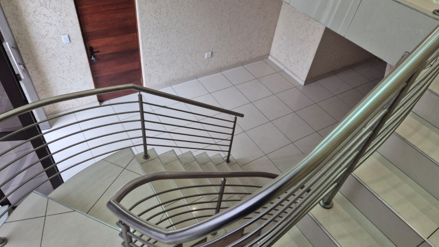 5 Bedroom Property for Sale in Helderwyk Gauteng
