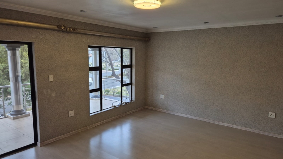 5 Bedroom Property for Sale in Helderwyk Gauteng