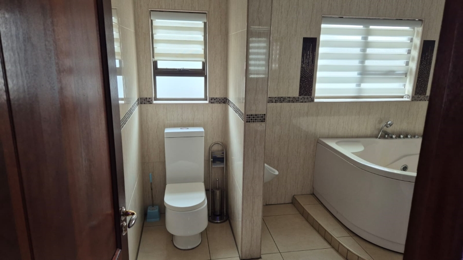 5 Bedroom Property for Sale in Helderwyk Gauteng