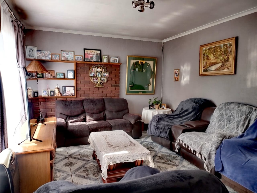 3 Bedroom Property for Sale in Brackendowns Gauteng
