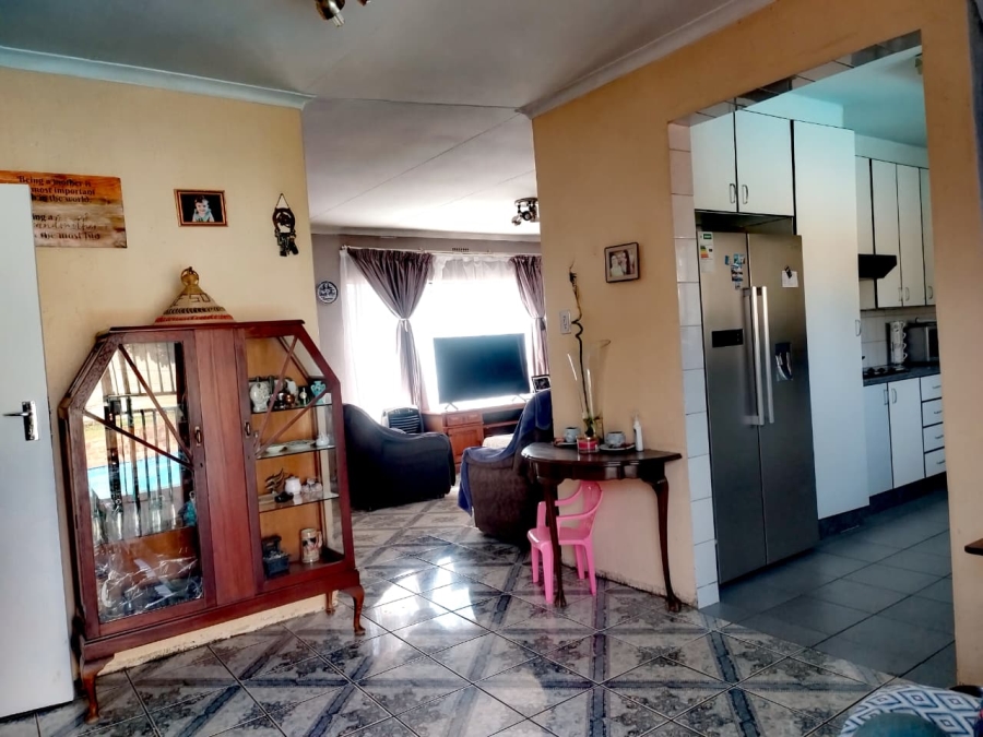 3 Bedroom Property for Sale in Brackendowns Gauteng