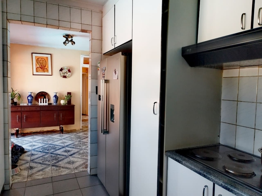3 Bedroom Property for Sale in Brackendowns Gauteng