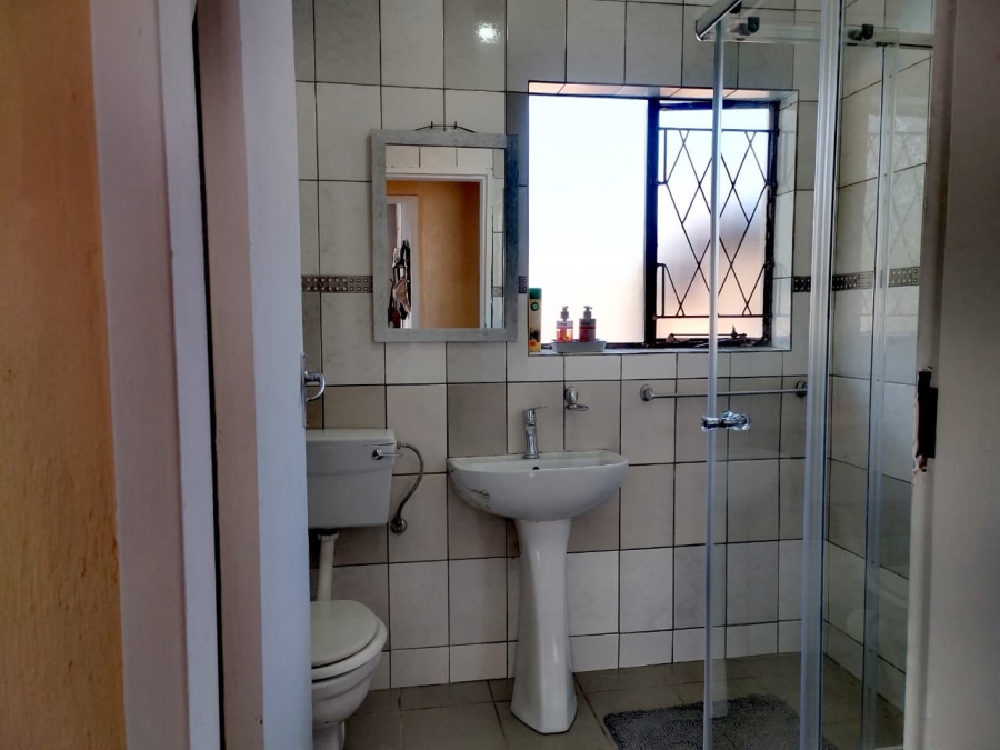 3 Bedroom Property for Sale in Brackendowns Gauteng