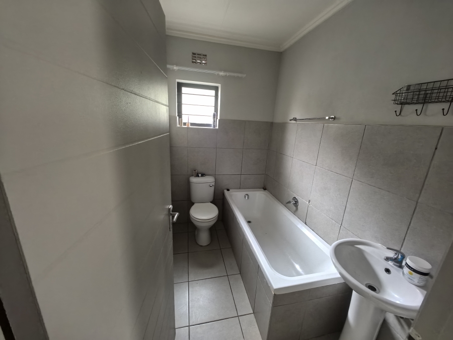 3 Bedroom Property for Sale in Protea Glen Gauteng