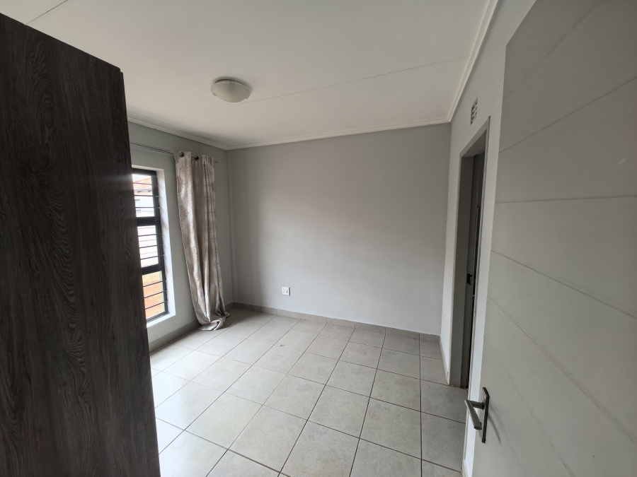 3 Bedroom Property for Sale in Protea Glen Gauteng