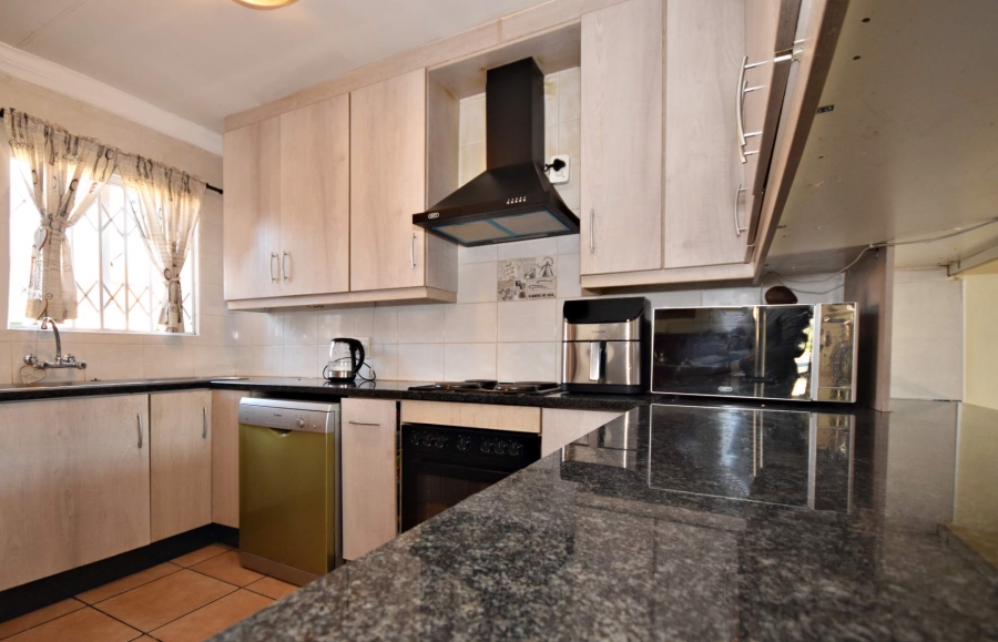 4 Bedroom Property for Sale in Olivedale Gauteng