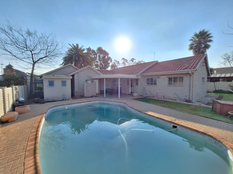 11 Bedroom Property for Sale in Vanderbijlpark SE 7 Gauteng