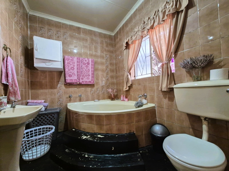 4 Bedroom Property for Sale in Falcon Ridge Gauteng