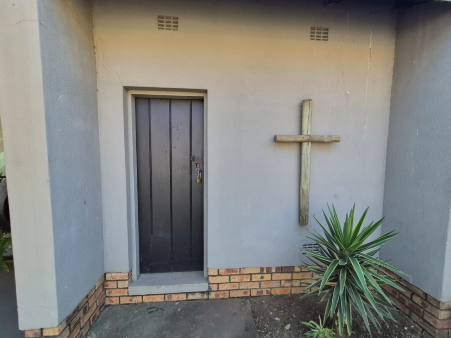 4 Bedroom Property for Sale in Falcon Ridge Gauteng