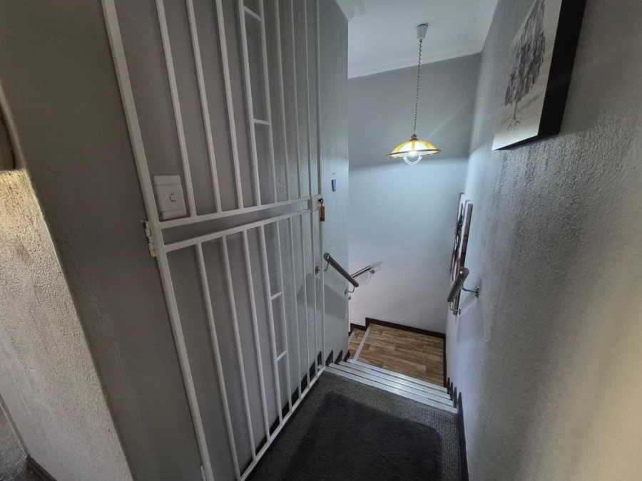 3 Bedroom Property for Sale in Three Rivers Proper Gauteng
