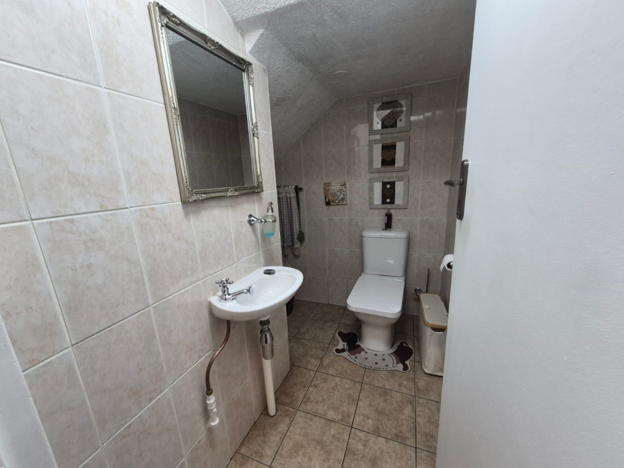 3 Bedroom Property for Sale in Three Rivers Proper Gauteng