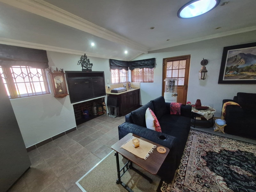 3 Bedroom Property for Sale in Three Rivers Proper Gauteng