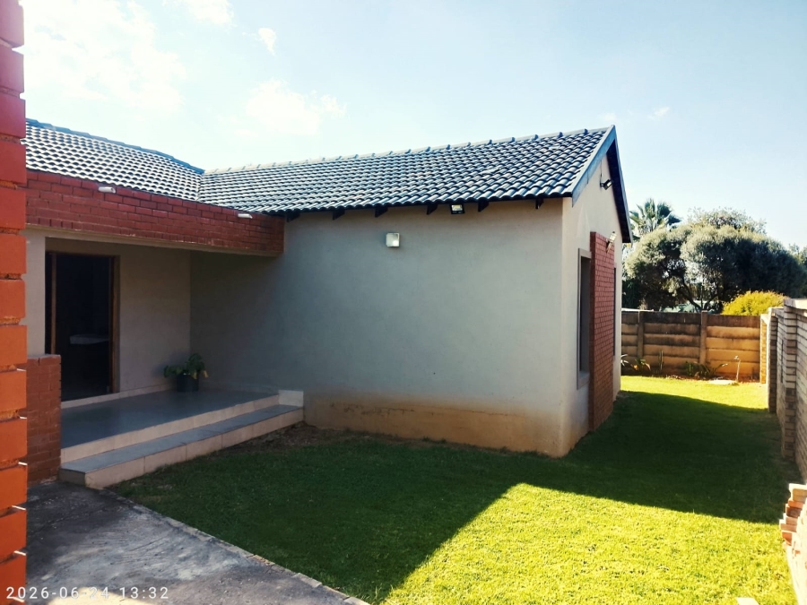 4 Bedroom Property for Sale in Heuweloord Gauteng