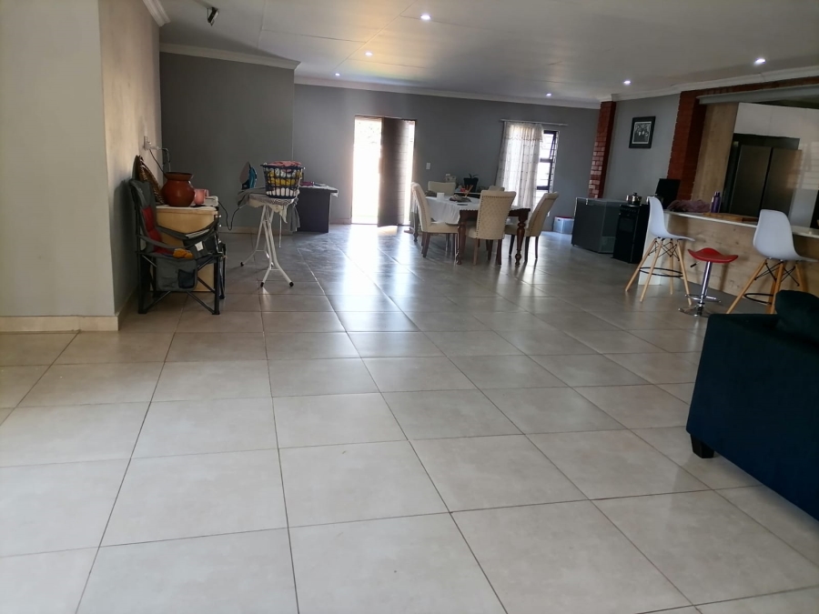 4 Bedroom Property for Sale in Heuweloord Gauteng