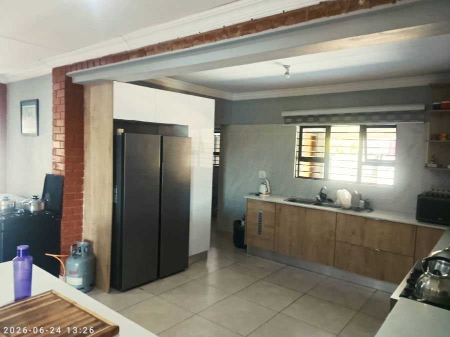 4 Bedroom Property for Sale in Heuweloord Gauteng