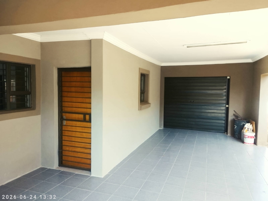 4 Bedroom Property for Sale in Heuweloord Gauteng