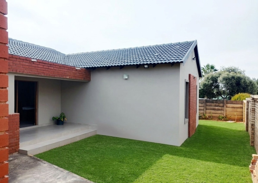 4 Bedroom Property for Sale in Heuweloord Gauteng
