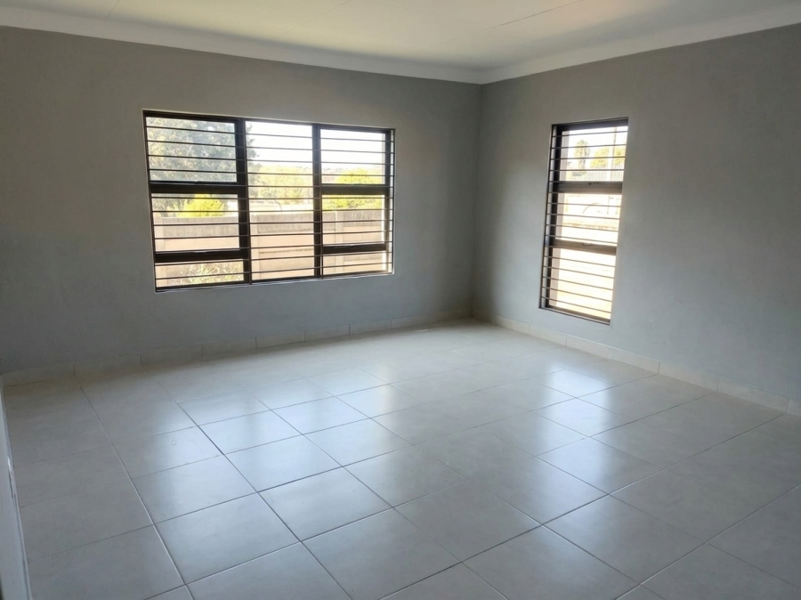 4 Bedroom Property for Sale in Heuweloord Gauteng