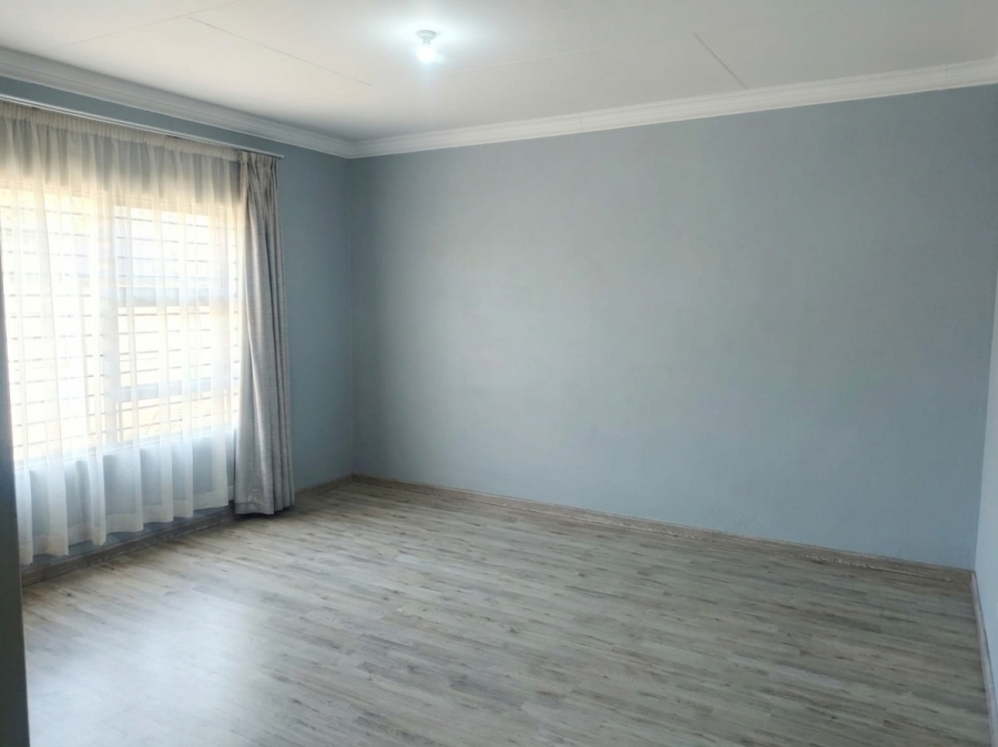 4 Bedroom Property for Sale in Heuweloord Gauteng