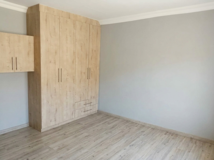 4 Bedroom Property for Sale in Heuweloord Gauteng