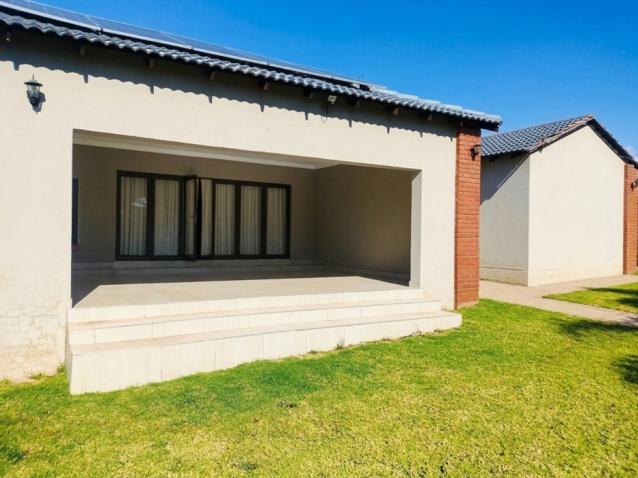 4 Bedroom Property for Sale in Heuweloord Gauteng