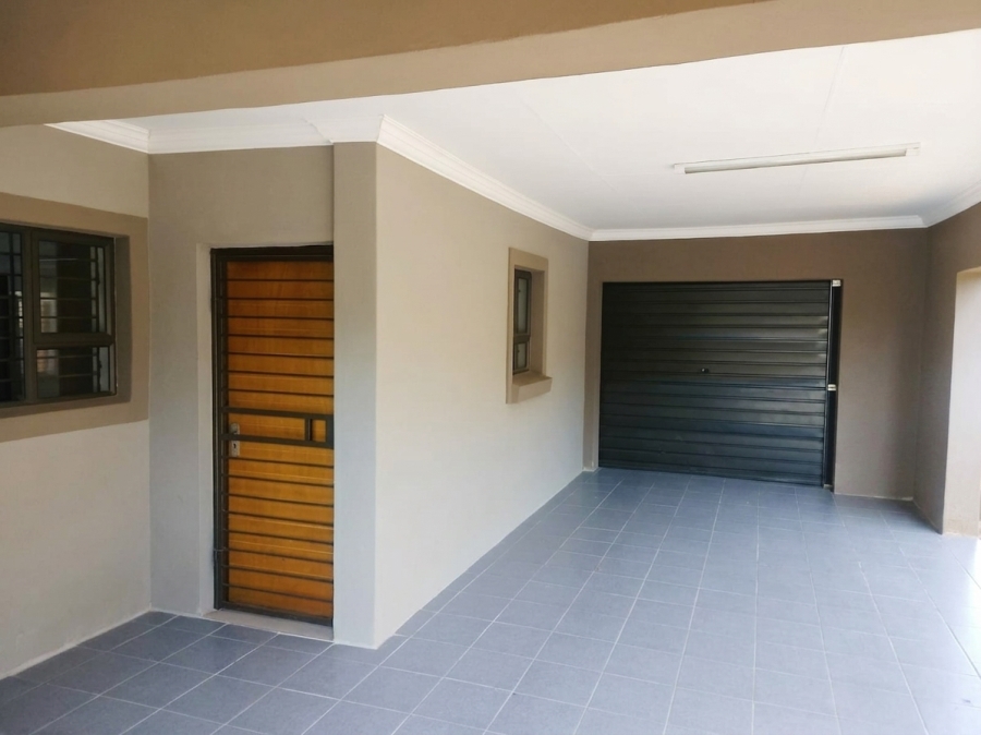 4 Bedroom Property for Sale in Heuweloord Gauteng