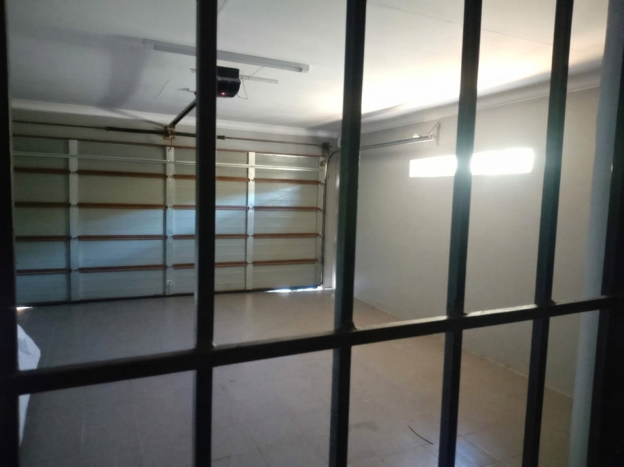 4 Bedroom Property for Sale in Heuweloord Gauteng