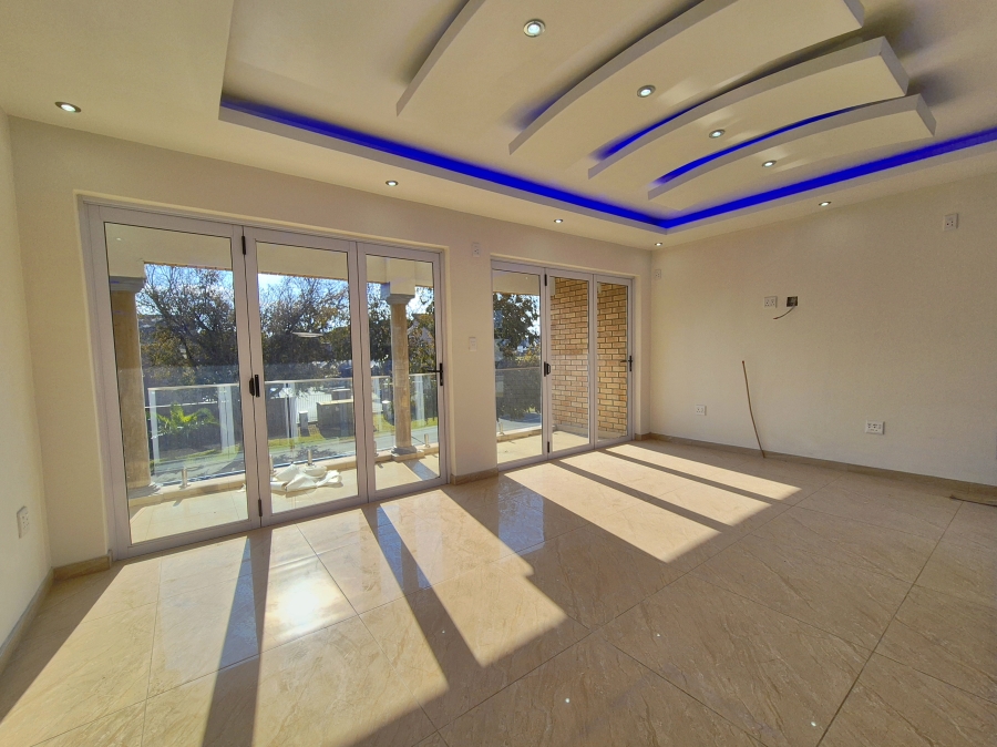 6 Bedroom Property for Sale in Helderwyk Gauteng