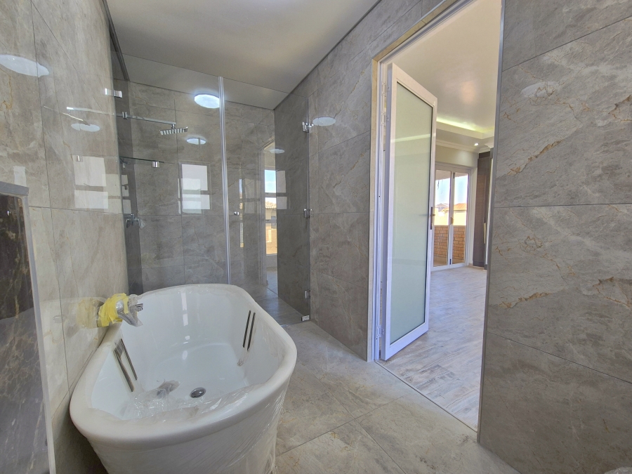 6 Bedroom Property for Sale in Helderwyk Gauteng