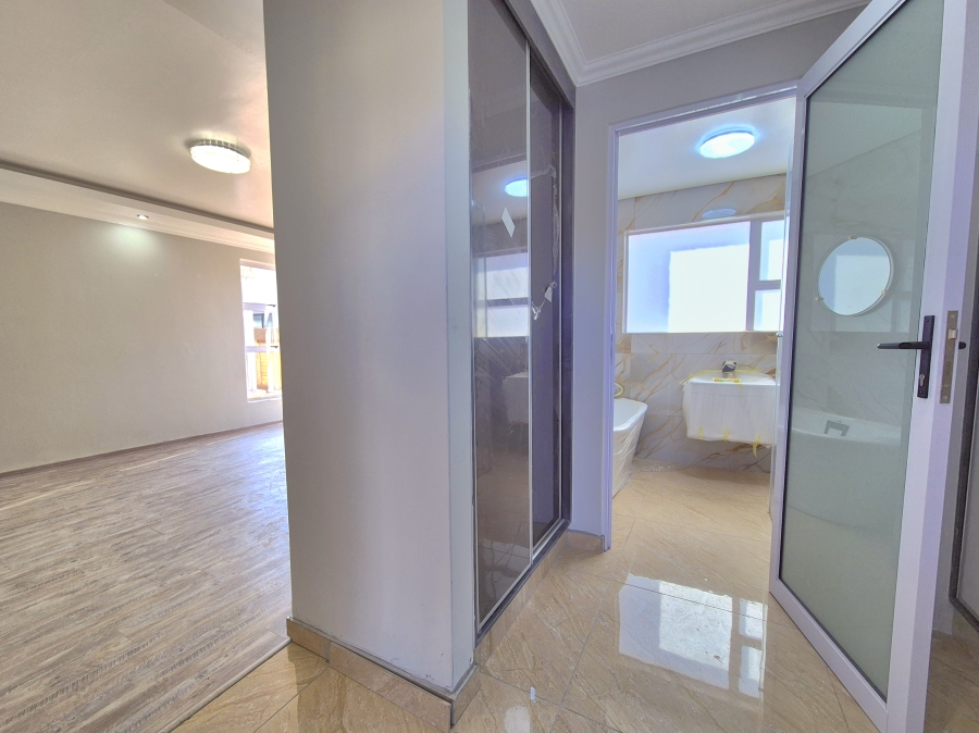 6 Bedroom Property for Sale in Helderwyk Gauteng