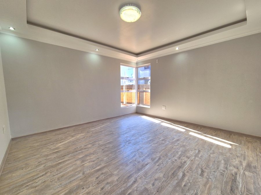 6 Bedroom Property for Sale in Helderwyk Gauteng