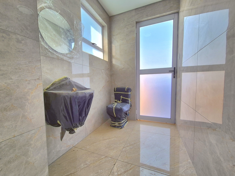 6 Bedroom Property for Sale in Helderwyk Gauteng